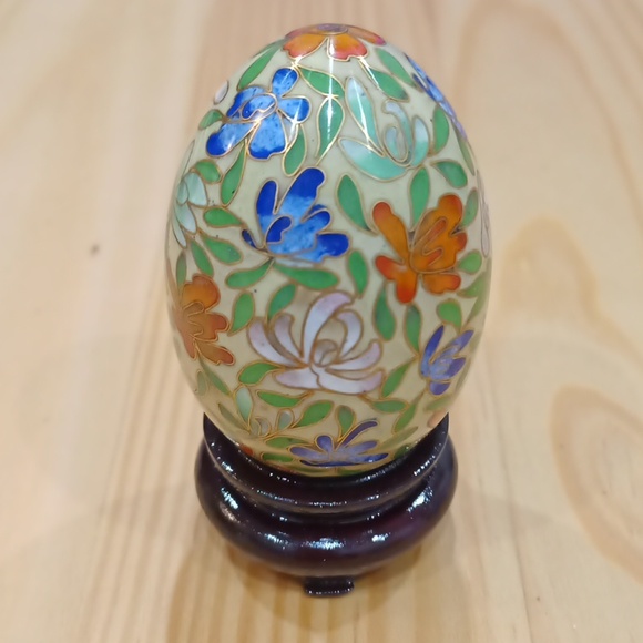 New in box Cloisonne White Egg Ornament w stand Vintage Collectible Medi… - Picture 3 of 12